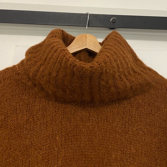 Erika Cavallini Brown Sleeveless Turtleneck Sweater - Picture 2 of 7